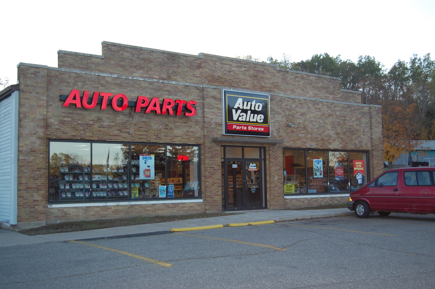 River Falls, WI Auto Value (Auto Value)